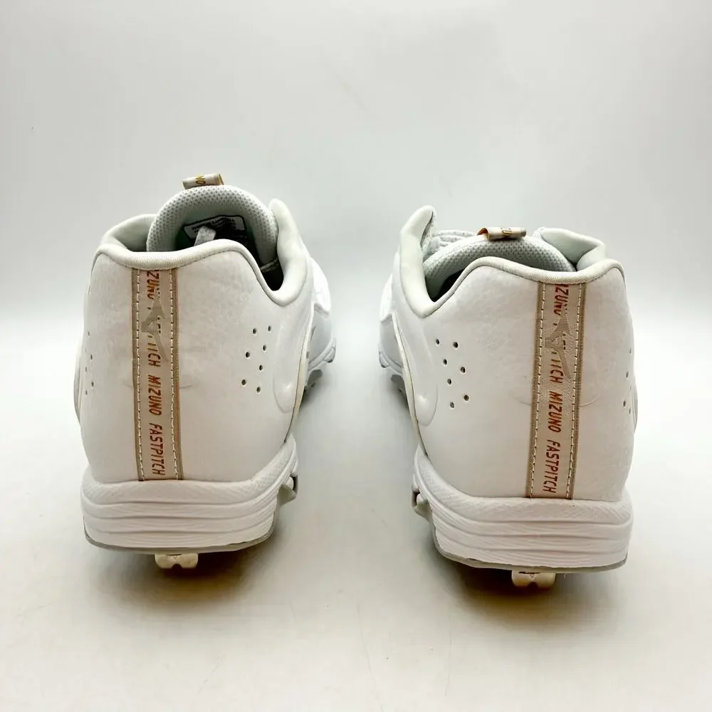 Mizuno Womens Swift 8 Low Softball Cleats Size 6 White 9-Spike Metal NWOB